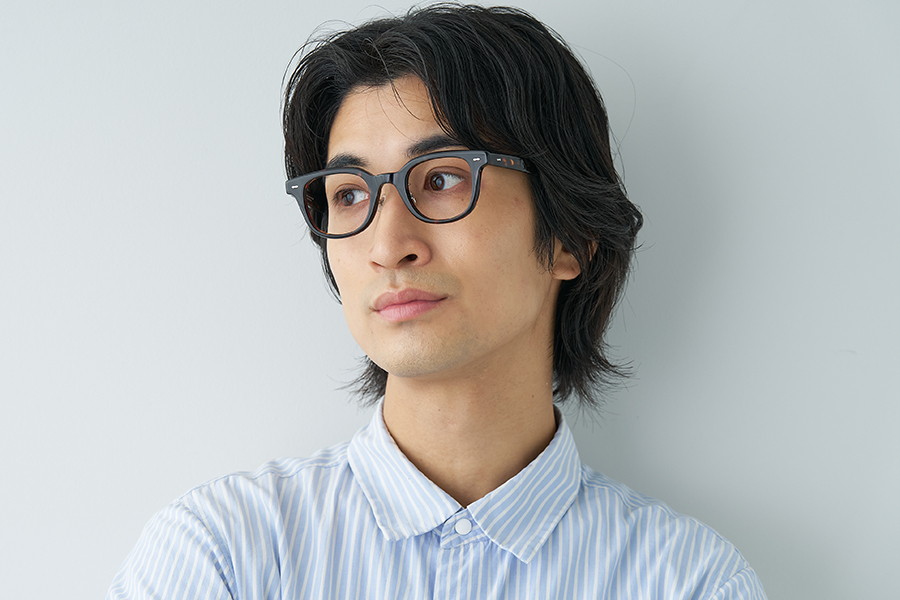 スペシャルプライス]縁が太く存在感のあるウェリントンフレーム