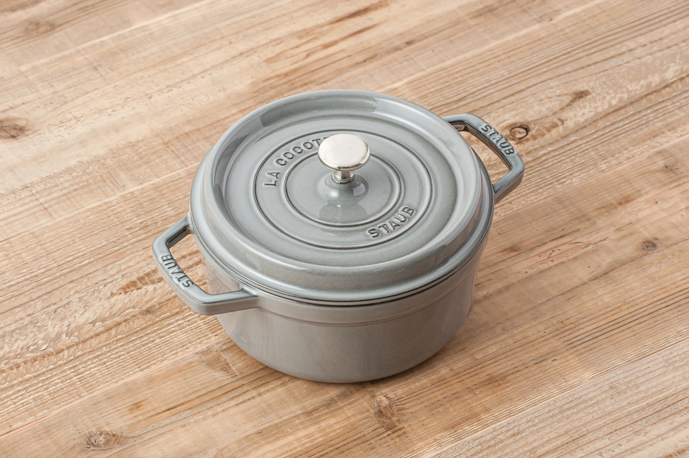 【新品】Staub ストウブ ピコ•ココットラウンド 22cm グレー STAUB ピコ・ココット ラウンド（グレー） | B・B・B POTTERS ONLINE