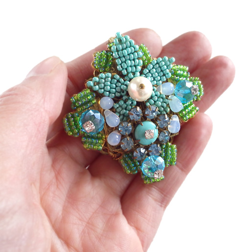 STANLEY HAGLER スタンレーハグラー ブルーとグリーンのお花のブローチ
