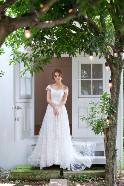 オフショルダー フラワーレースドレス（W231）