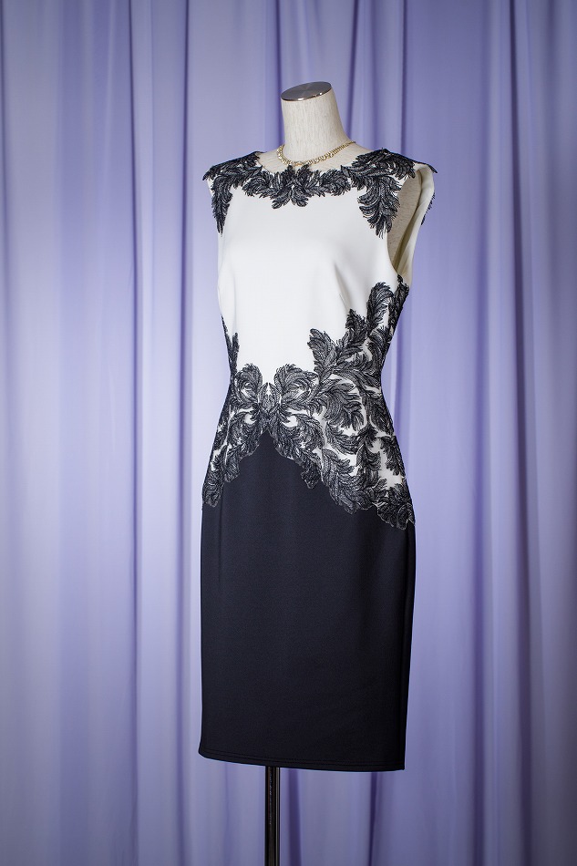 TADASHI SHOJI タダシショウジ ホワイト＆ブラックサイドレースドレス