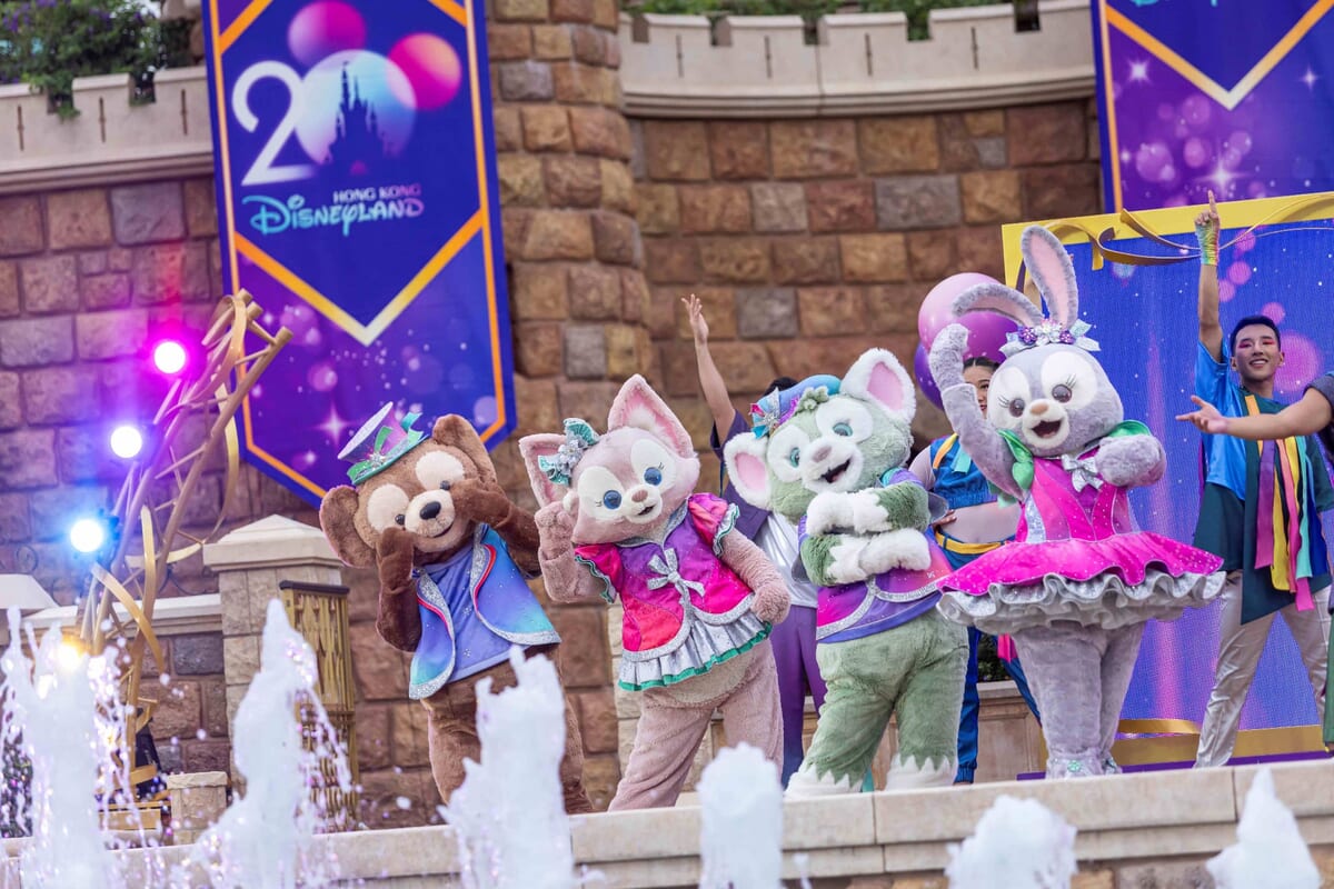 春限定の新コスチュームを披露！香港ディズニーランド・リゾート