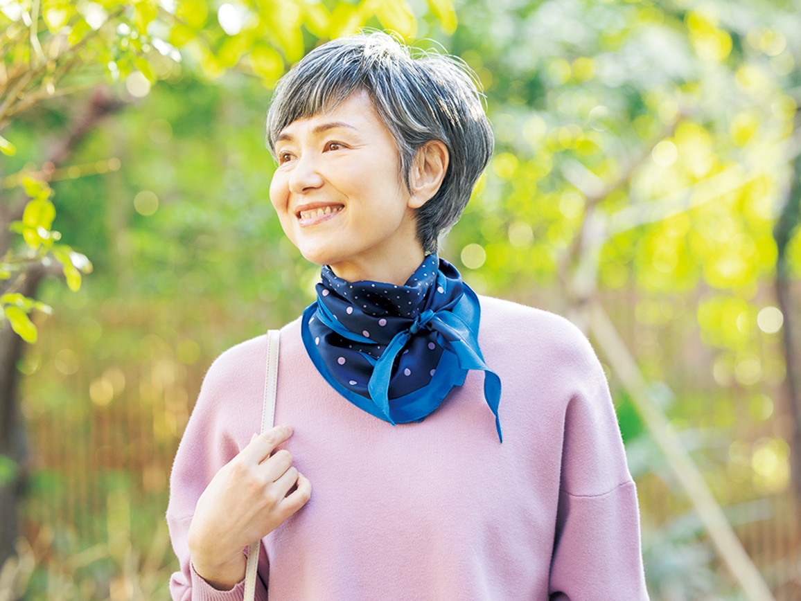 ずっと着けたままにできるコンパクトシルクスカーフ(10_ピンク系