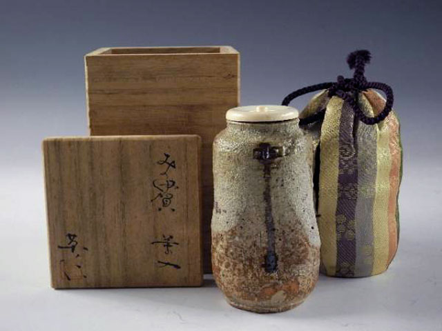 美濃古陶の耀き｜瀬戸黒・玄｜株式会社 栄匠堂