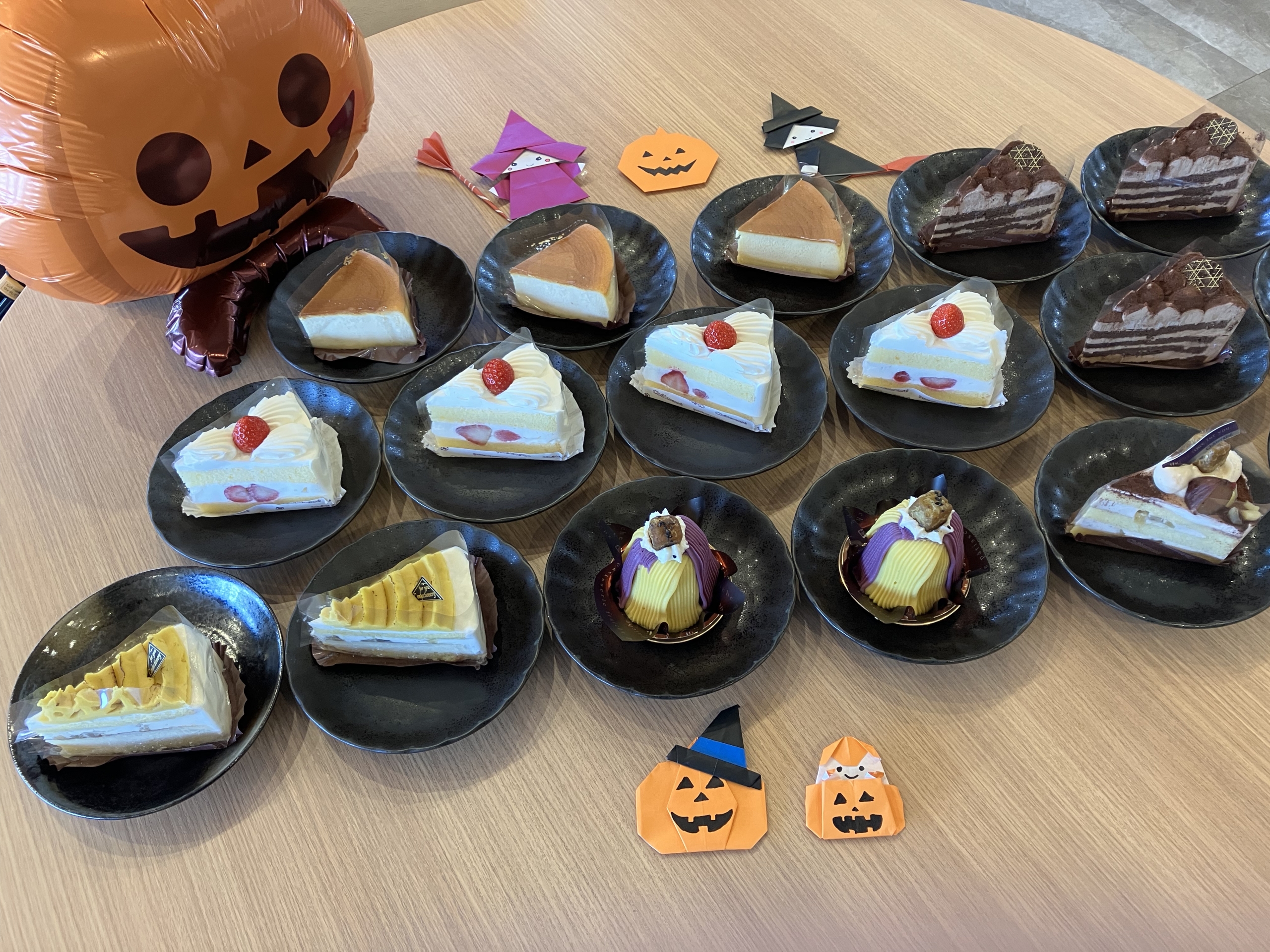 栗東 🍚選べる丼ランチ と ケーキ販売🍰 -② | 【公式】有料老人ホーム