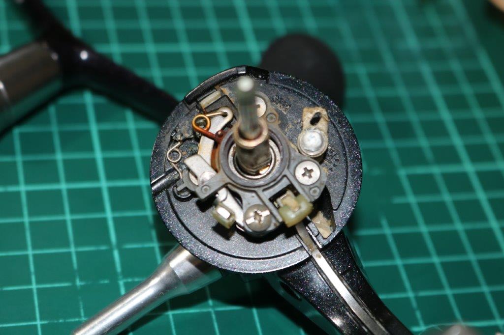 オーバーホール依頼 11エクスセンス LB SS C3000HGM 水没個体のOH