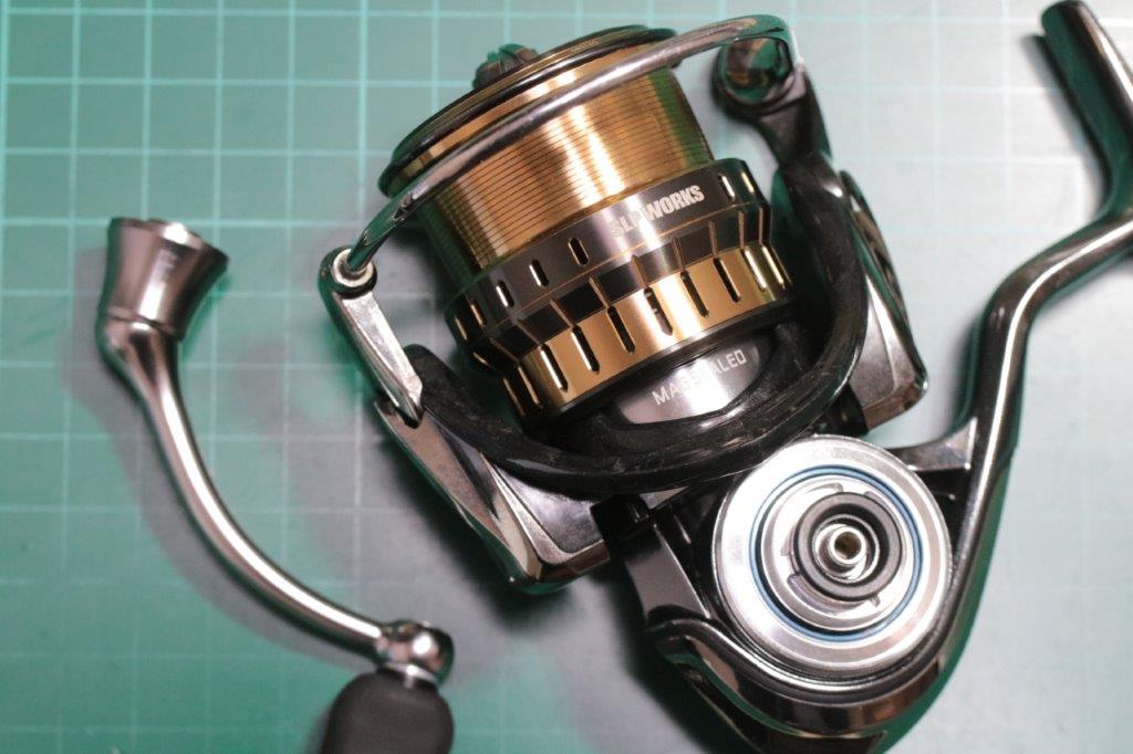 巻き重りが強い18イグジストFC LT2500C-XHのオーバーホール（前編