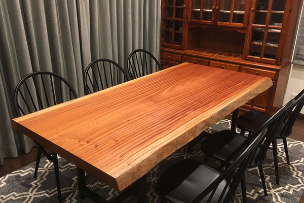 一枚板・無垢テーブル専門店 Eury dike