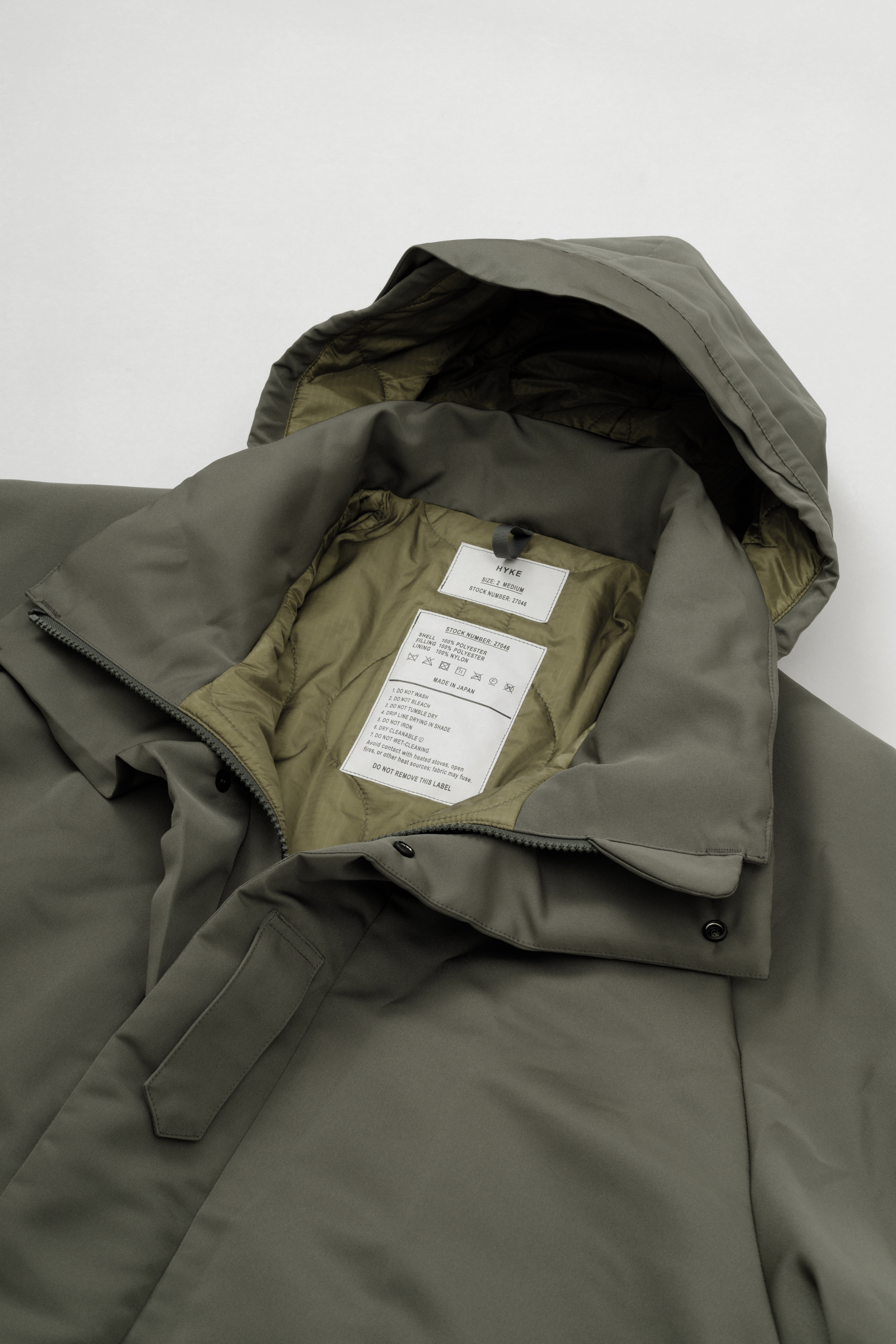 BIOTOPが別注したHYKEのミリタリーコートを発売。ポップアップも開催