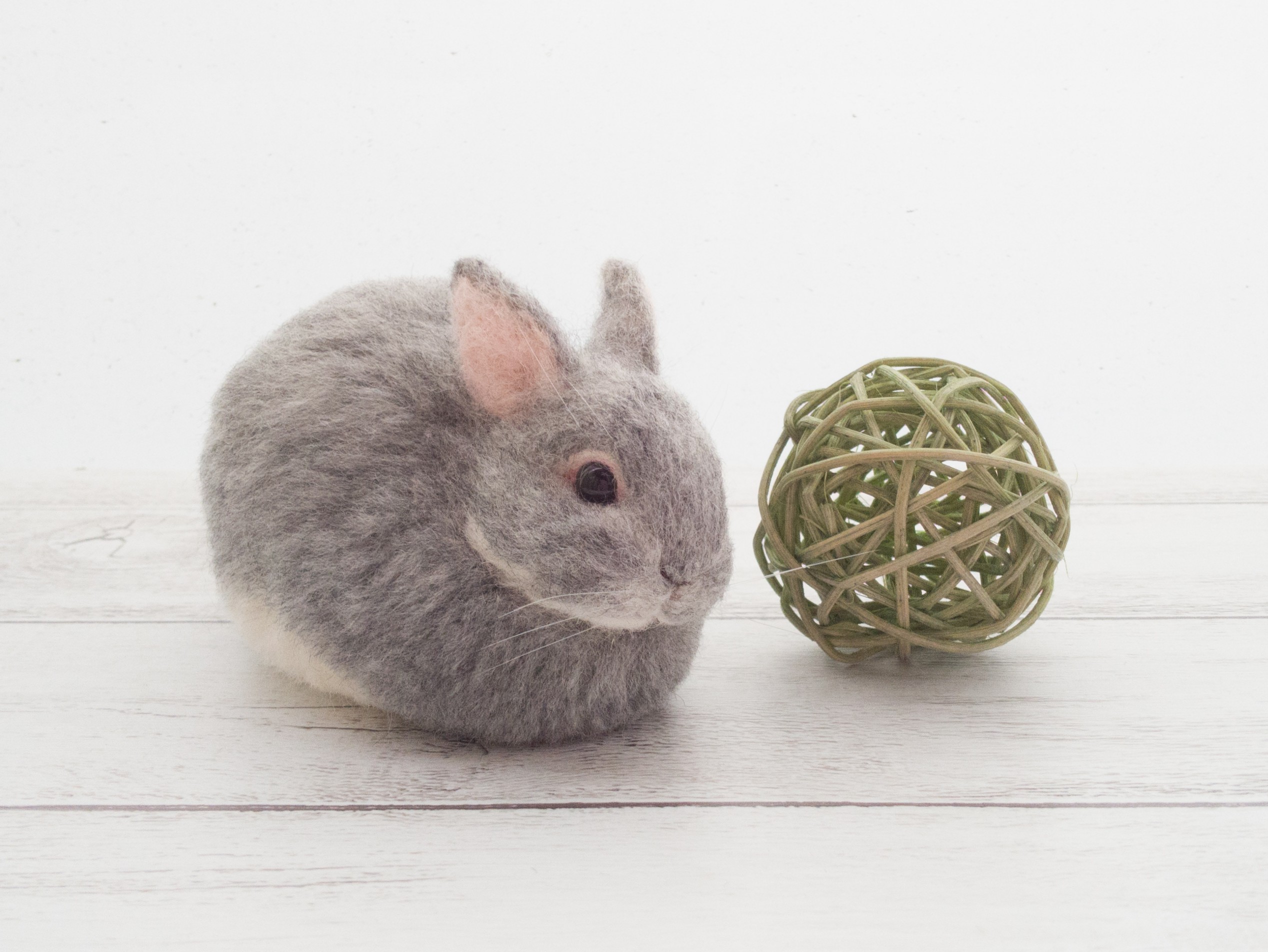 1回完結レッスン】羊毛フェルト リアルうさぎの作り方② | FANTIST