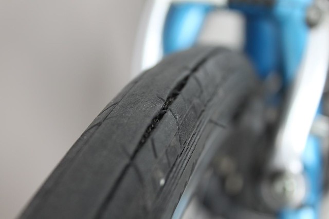 GIANT ESCAPE R3 のタイヤとチューブを交換した | どうのこうの