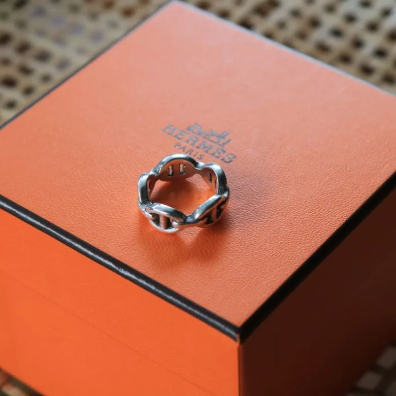 4年愛用レビュー】なぜメンズに人気？エルメスシェーヌダンクルリング