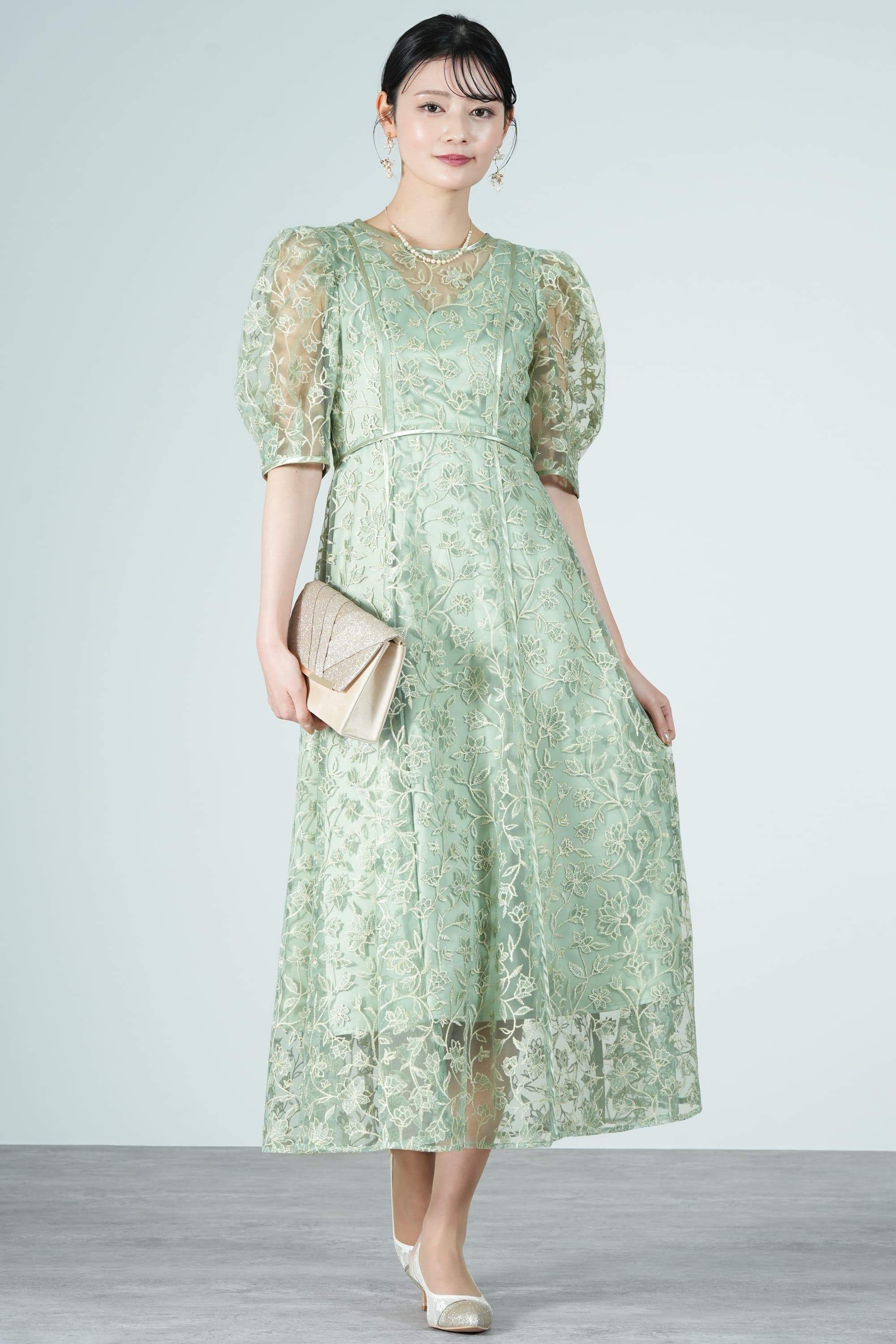 LILY BROWN フラワーラメ刺繍ミントドレス (S) をレンタル - 結婚式