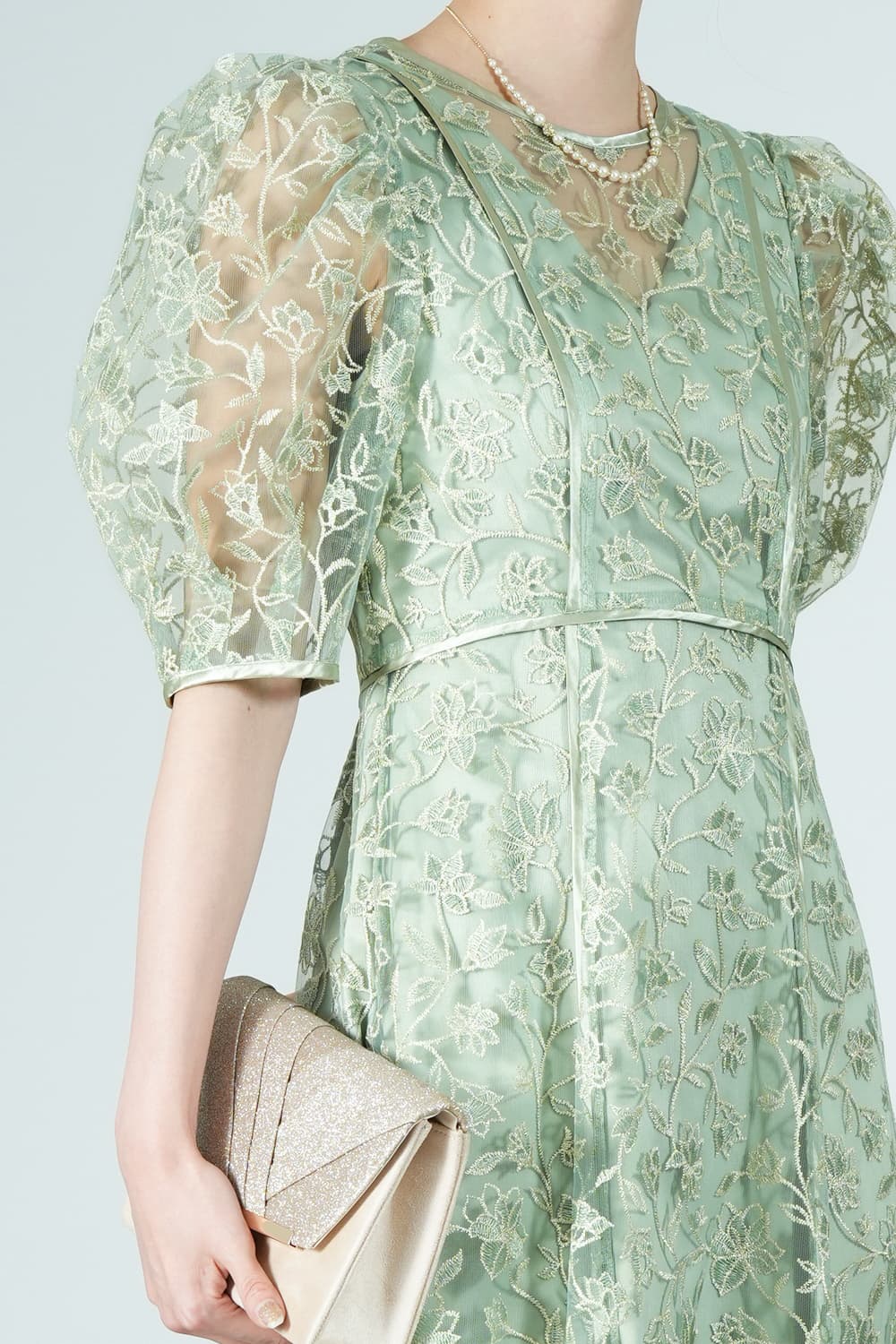 LILY BROWN フラワーラメ刺繍ミントドレス (S) をレンタル - 結婚式