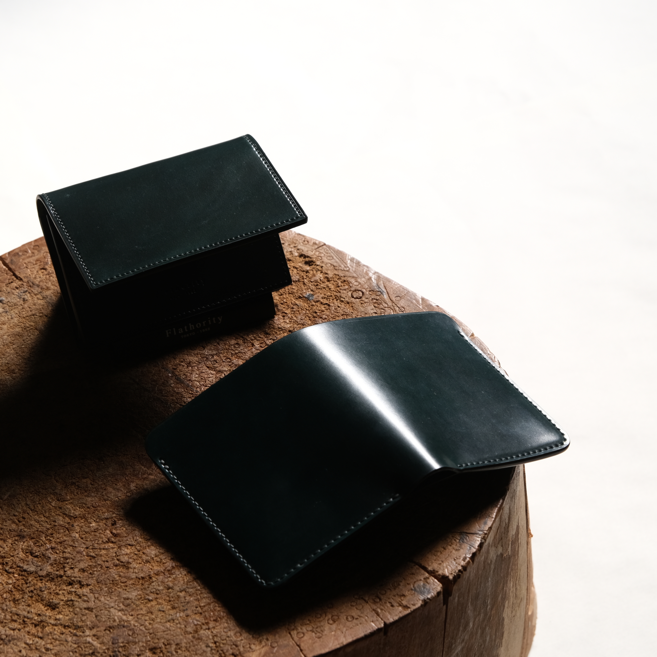 伊勢丹別注の限定品登場【ホーウィン社製シェルコードバン使用