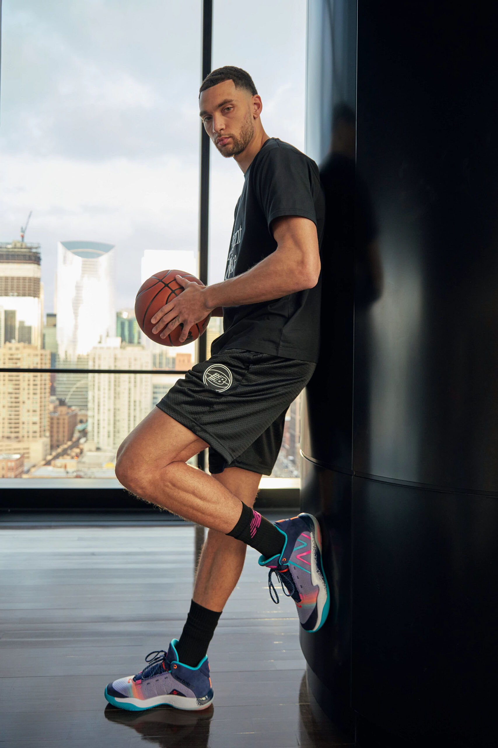 New Balanceから「TWO WXY V2“Neon Lights”」が登場！ ｜ FLY