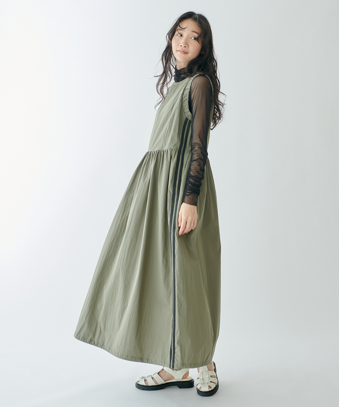 サイドラインノースリーブワンピース – FACE SANS FARD