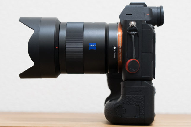 SONY α7iii VG-C3EM縦グリップレビュー なぜ中華製よりあえて純正を