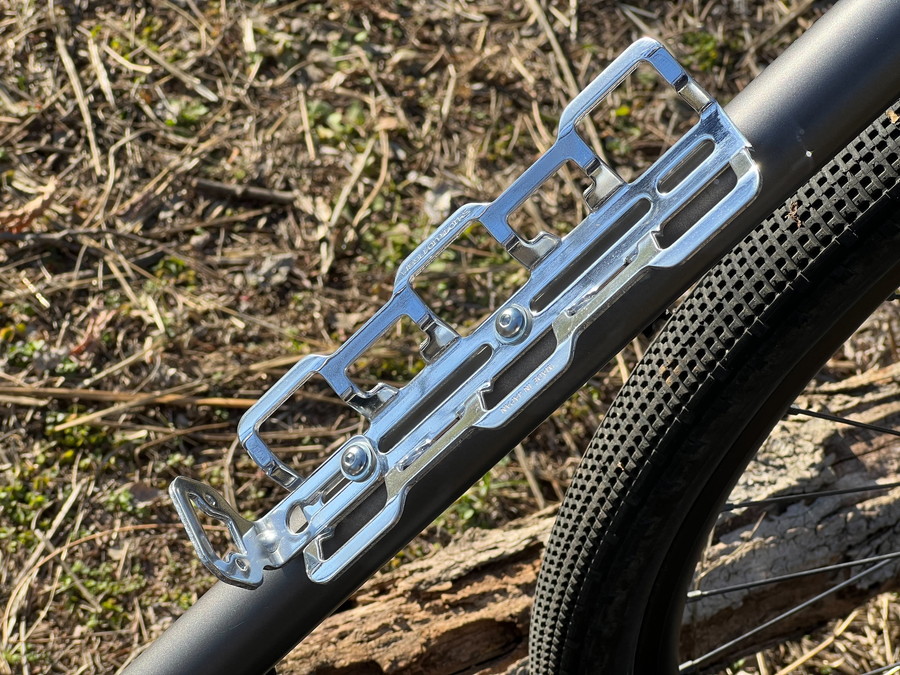 ついに発売開始！ 機能美あふれるカーゴケージ「Sylvan Cargo Cage