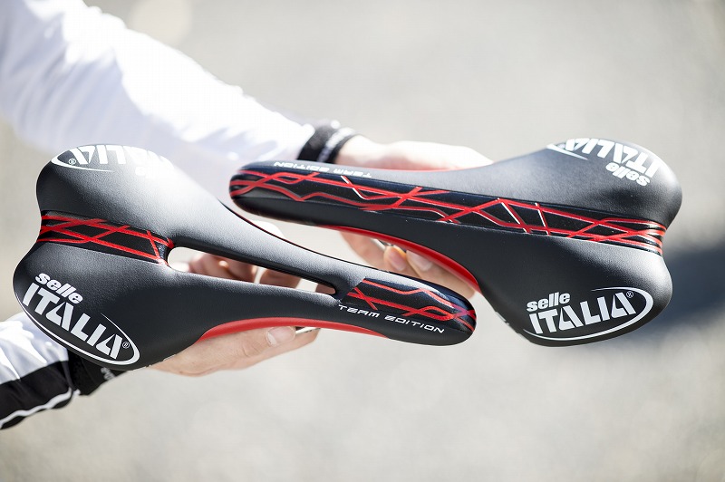 Selle Italia SLRチームエディション ブラック/レッド