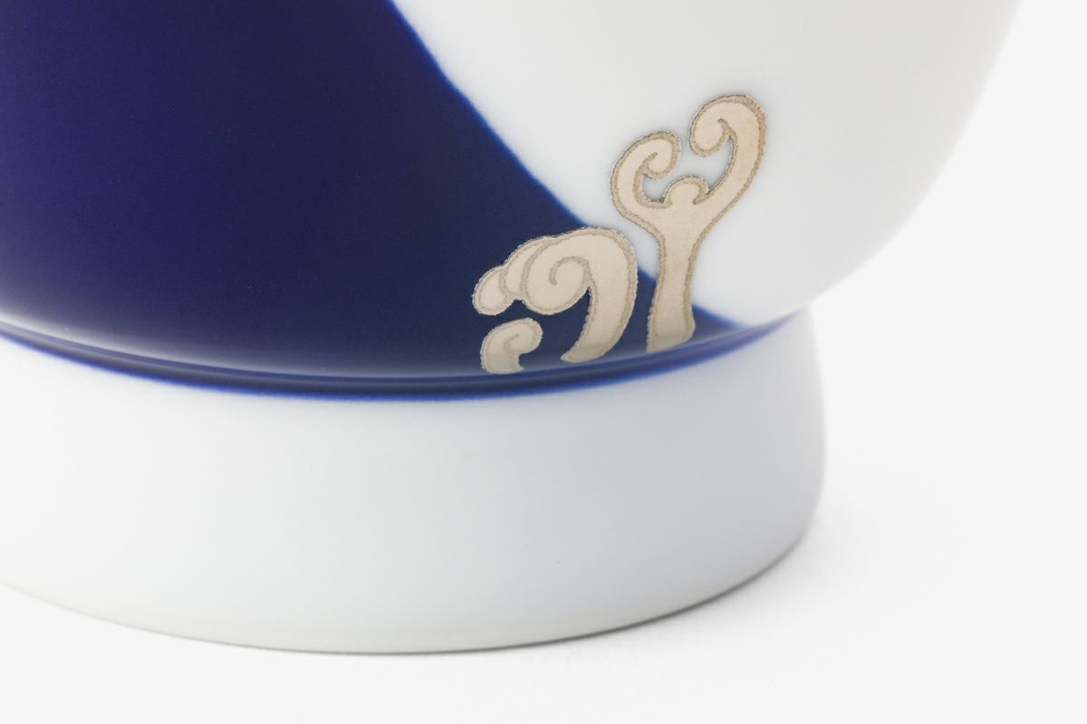 瑠璃富士白金蕨 アルテ・ウァン | 有田焼 深川製磁｜公式オンラインストア