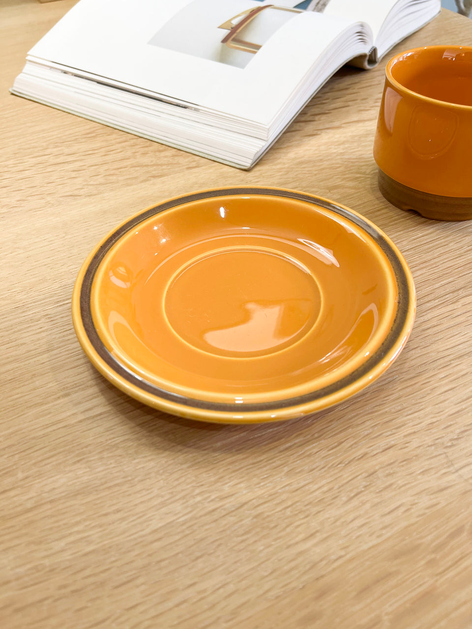 エーゲルスン ユニーク ティーカップ&ソーサー プレート トリオ