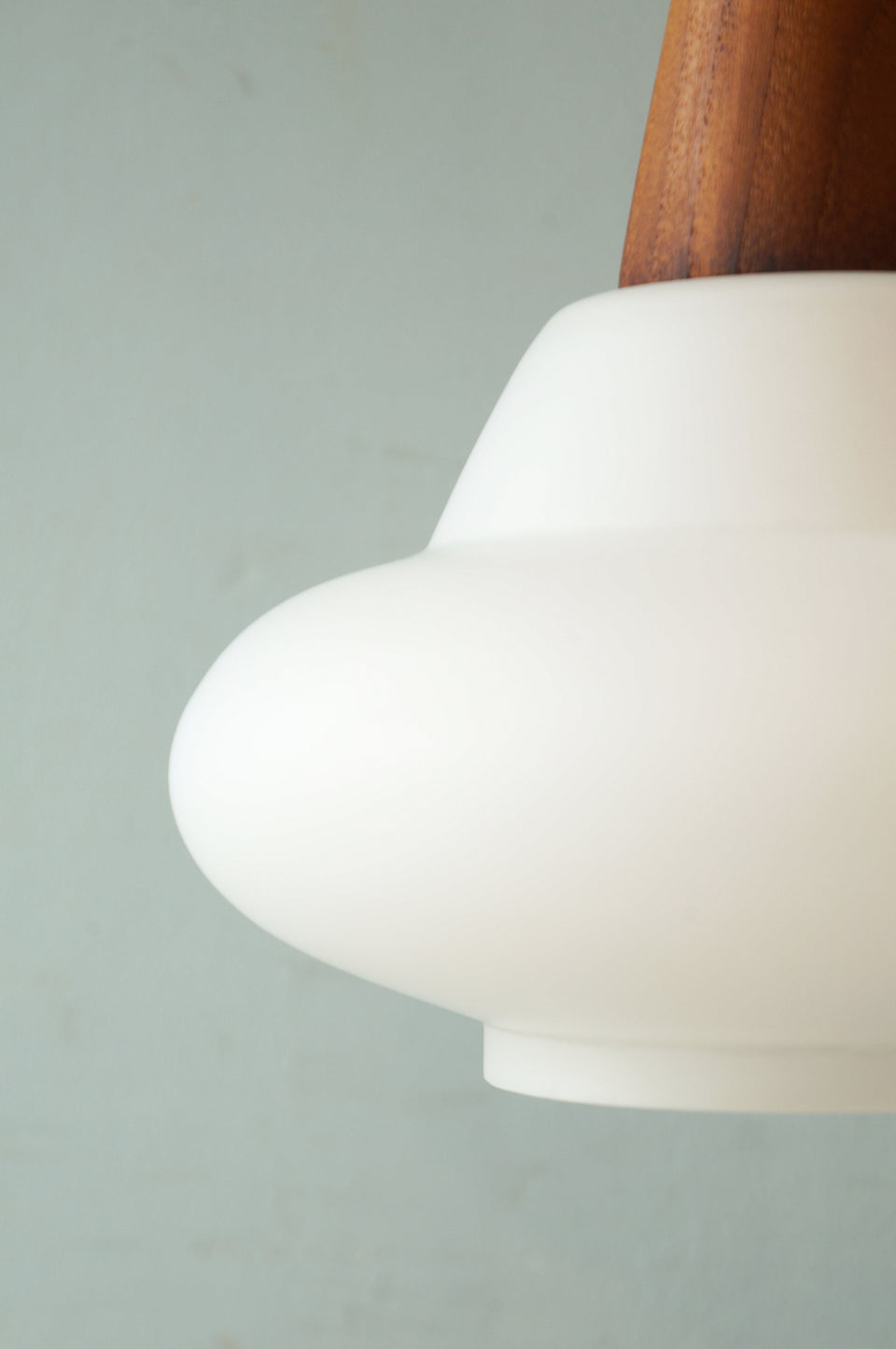 デンマークヴィンテージ ペンダントライト フロストガラス チーク材