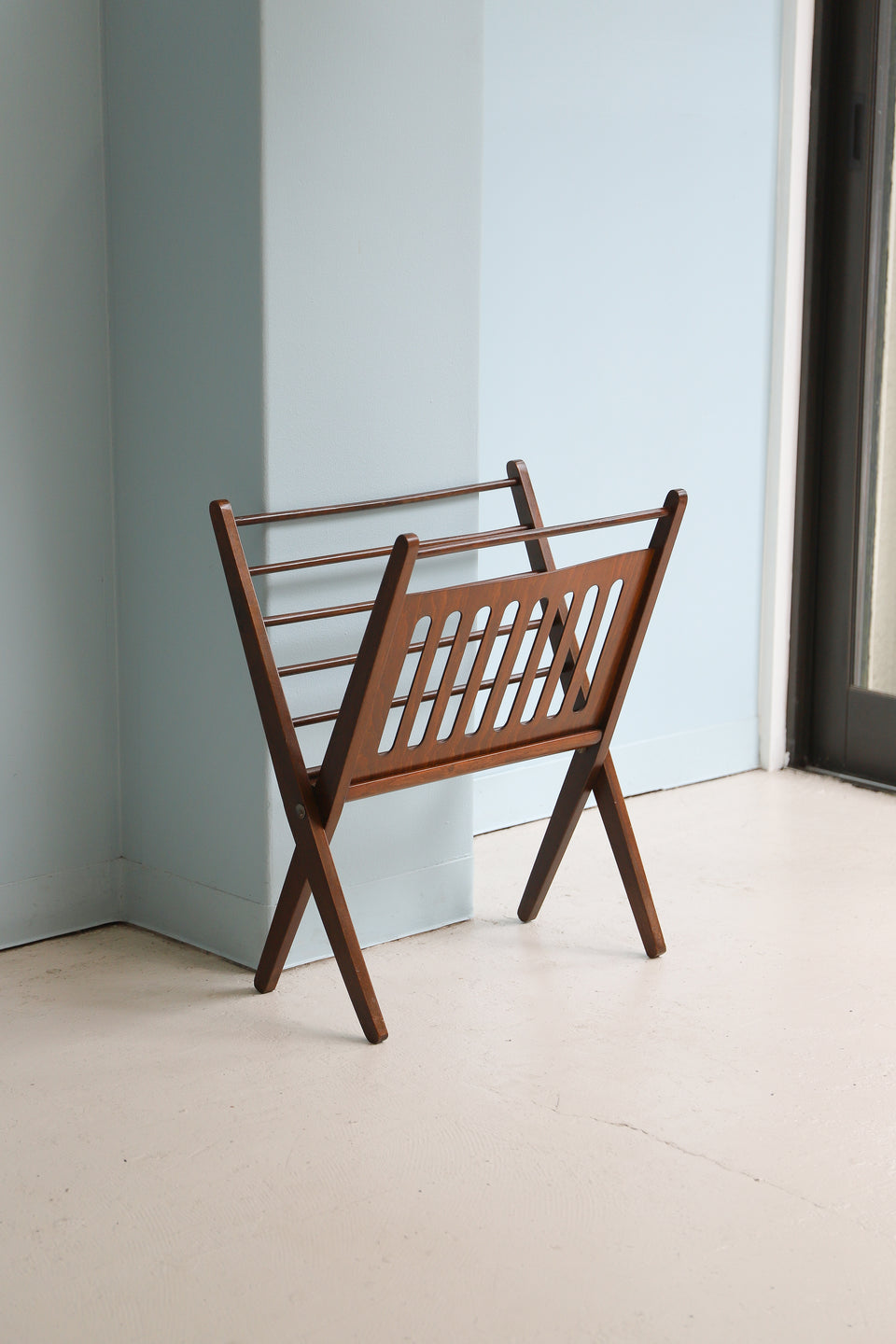 ルーマニアヴィンテージ 折りたたみ マガジンラック/Rumania Vintage
