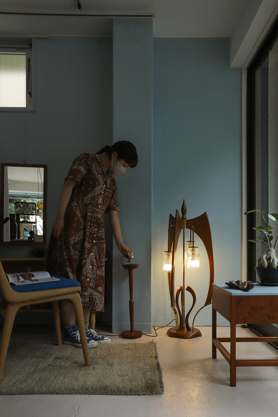 アメリカヴィンテージ フロアランプ 木製ベース ミッドセンチュリー