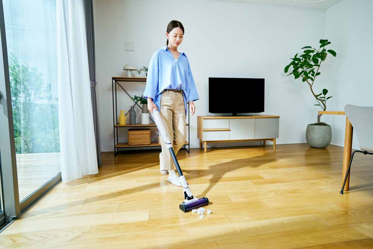 エッジセンサー」搭載で壁際の吸引力が2.5倍に！クリーナーの新モデル