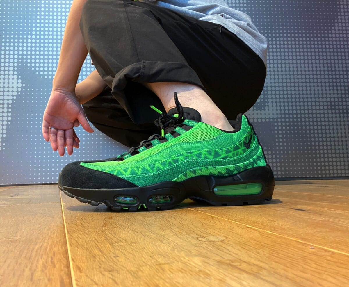 ナイジェリアをオマージュして鮮烈グリーンをあしらった「ナイキ エア