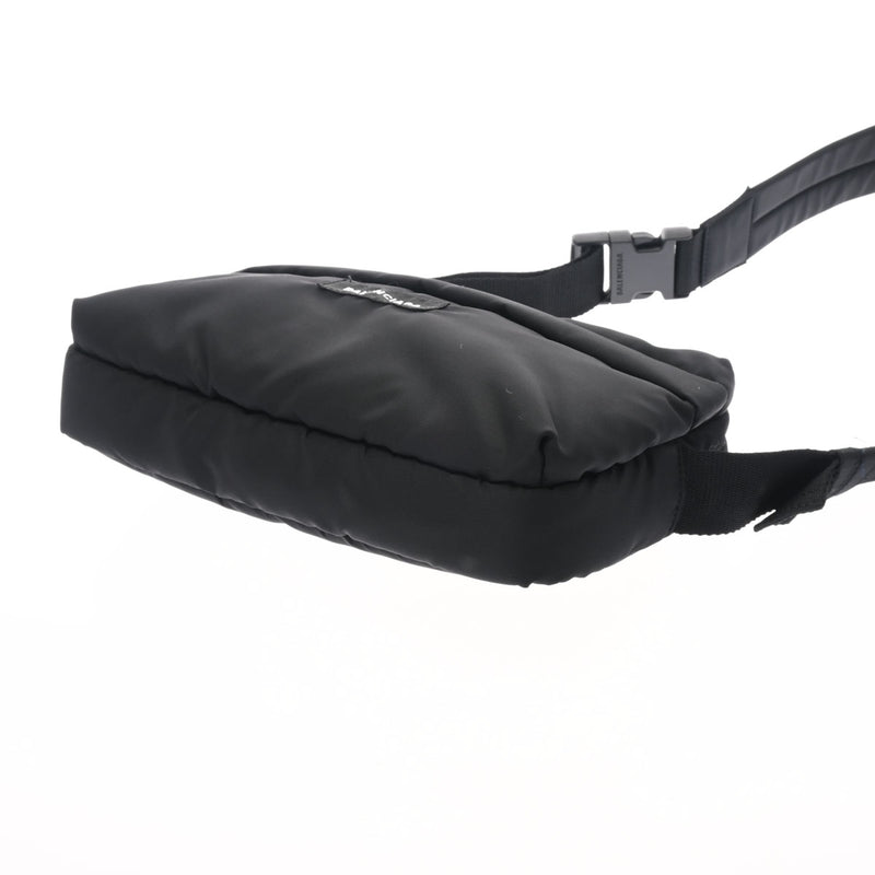 バレンシアガエクスプローラー ボンバー クロスボディバッグ ブラック