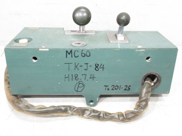 三菱電機製の鉄道用主幹制御器（マスコン）