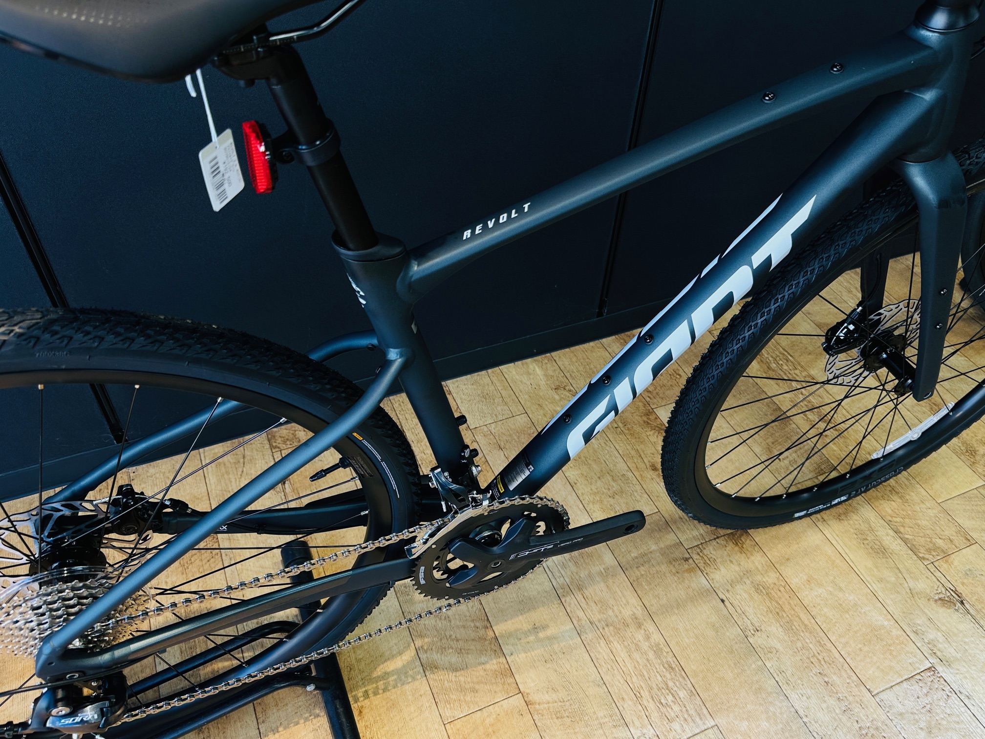 REVOLTの新型車両が入荷しました！ ｜ ジャイアントストア国立