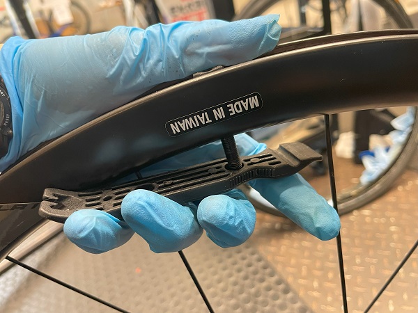 GIANT/Liv】CADEX RACE 装着しました！～作業編～ ｜ ジャイアント