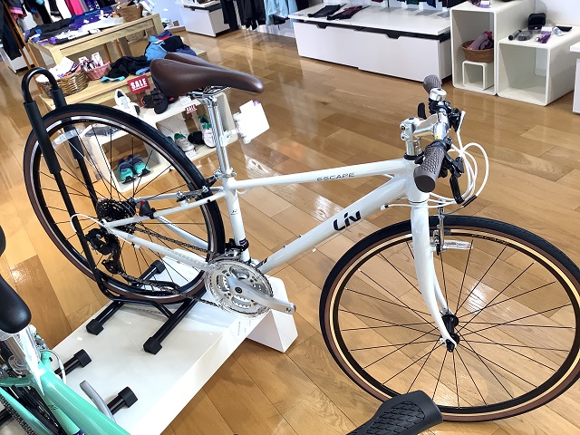 GIANT ESCAPE LIV 700C アルミ 24速435mm女性用クロスLivのクロス