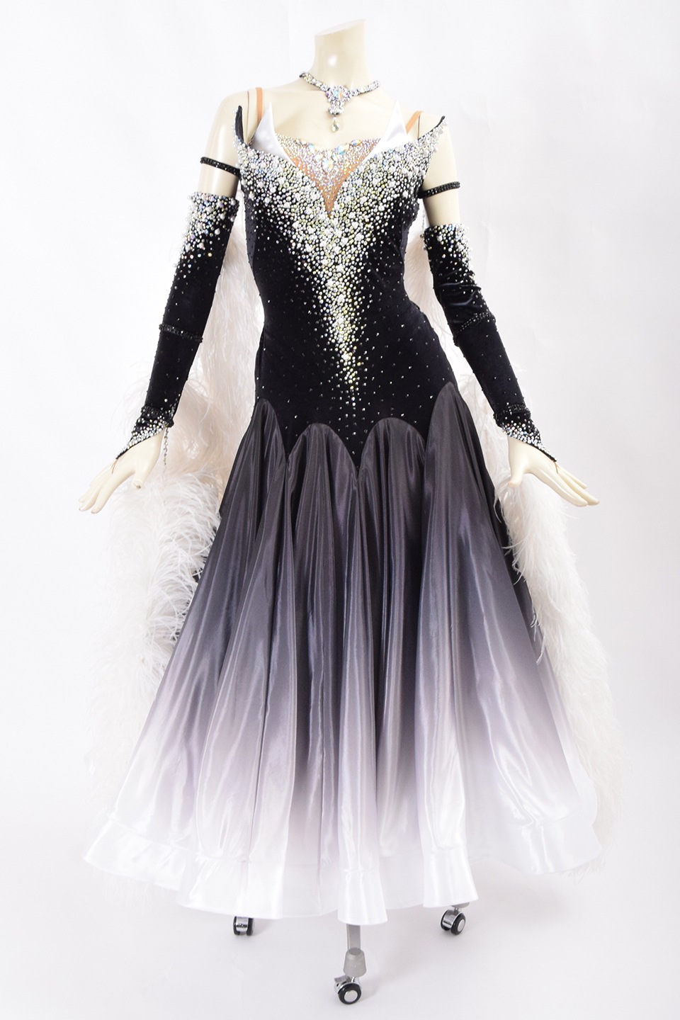 B1413☆Sサイズ☆日本製オーダー☆オフ白/スタンダードドレス☆社交ダンス