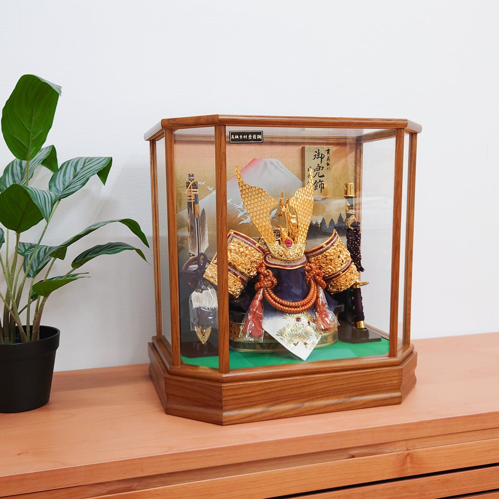 横幅41cm｜お求めやすいケース入り飾り｜龍の前立兜【リツ】｜赤富士