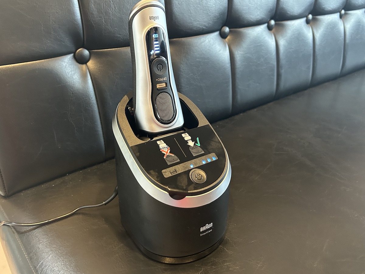 ブラウン電動シェーバーのお手入れ方法とは？自動アルコール洗浄使って