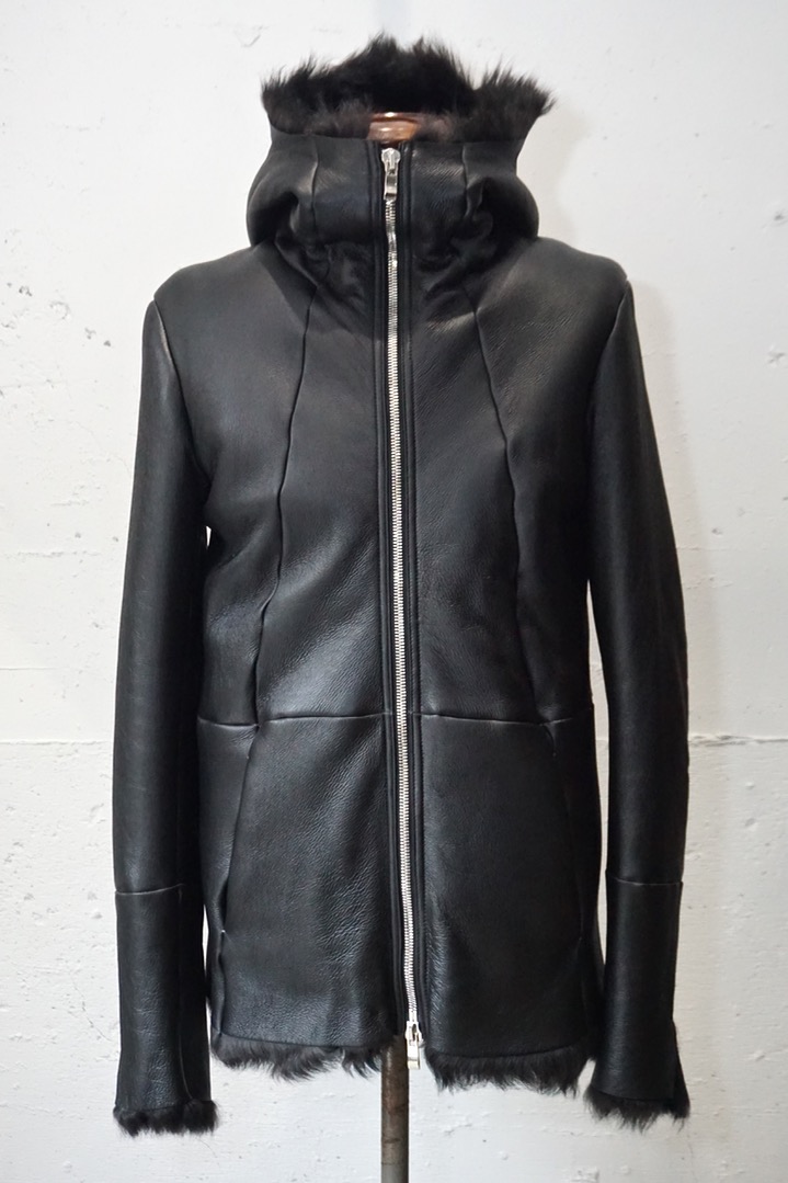 31991-4410. SHEEP SHEARLING(MOUTON) HOODED BLOUSON. 91N(Black