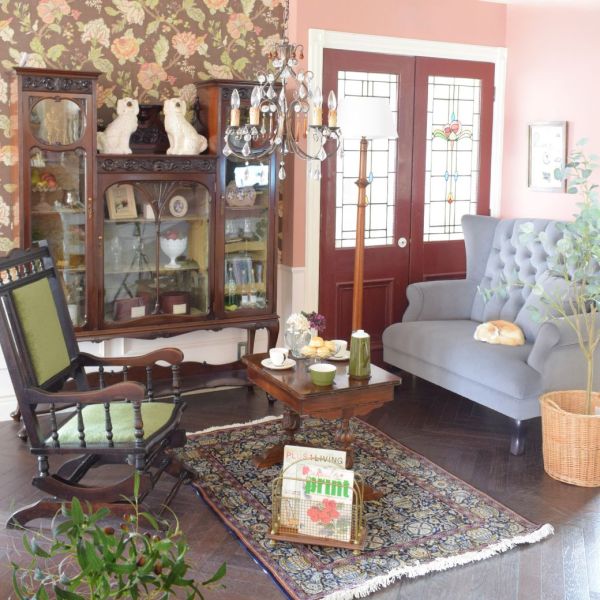 アンティークのおしゃれな真鍮製の燭台、ツイストのブラスキャンドル