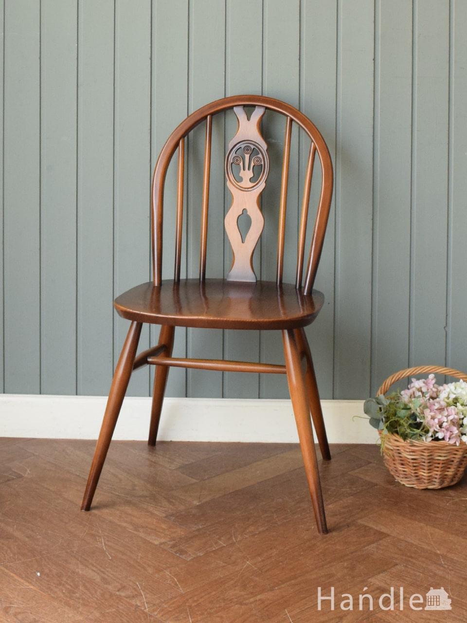 アーコールのシスルバックチェア（カラメル色・ハの字脚・タグ付き