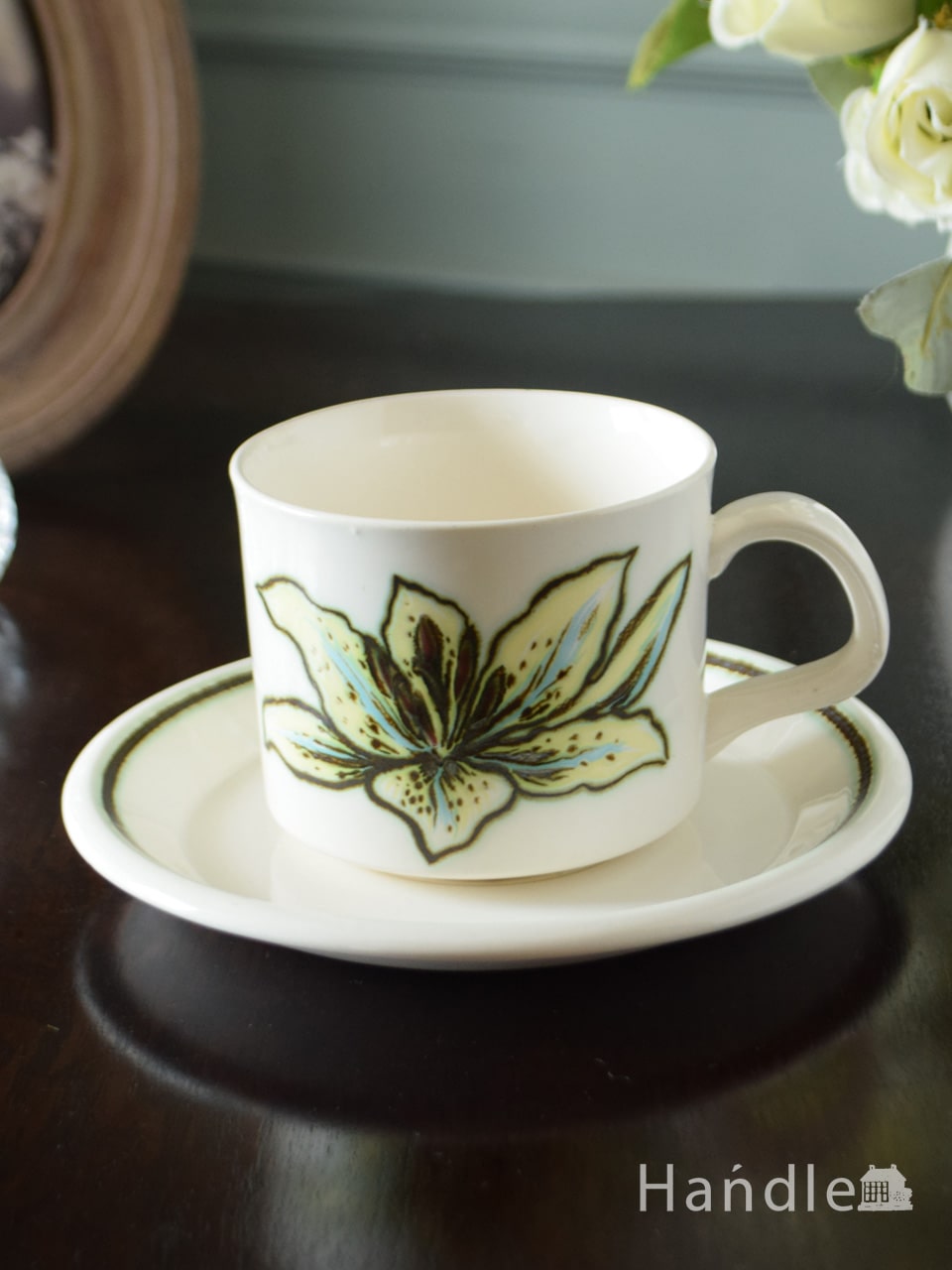 英国のアンティーク陶磁器、ロイヤルウースター（PALISSY）のカップ