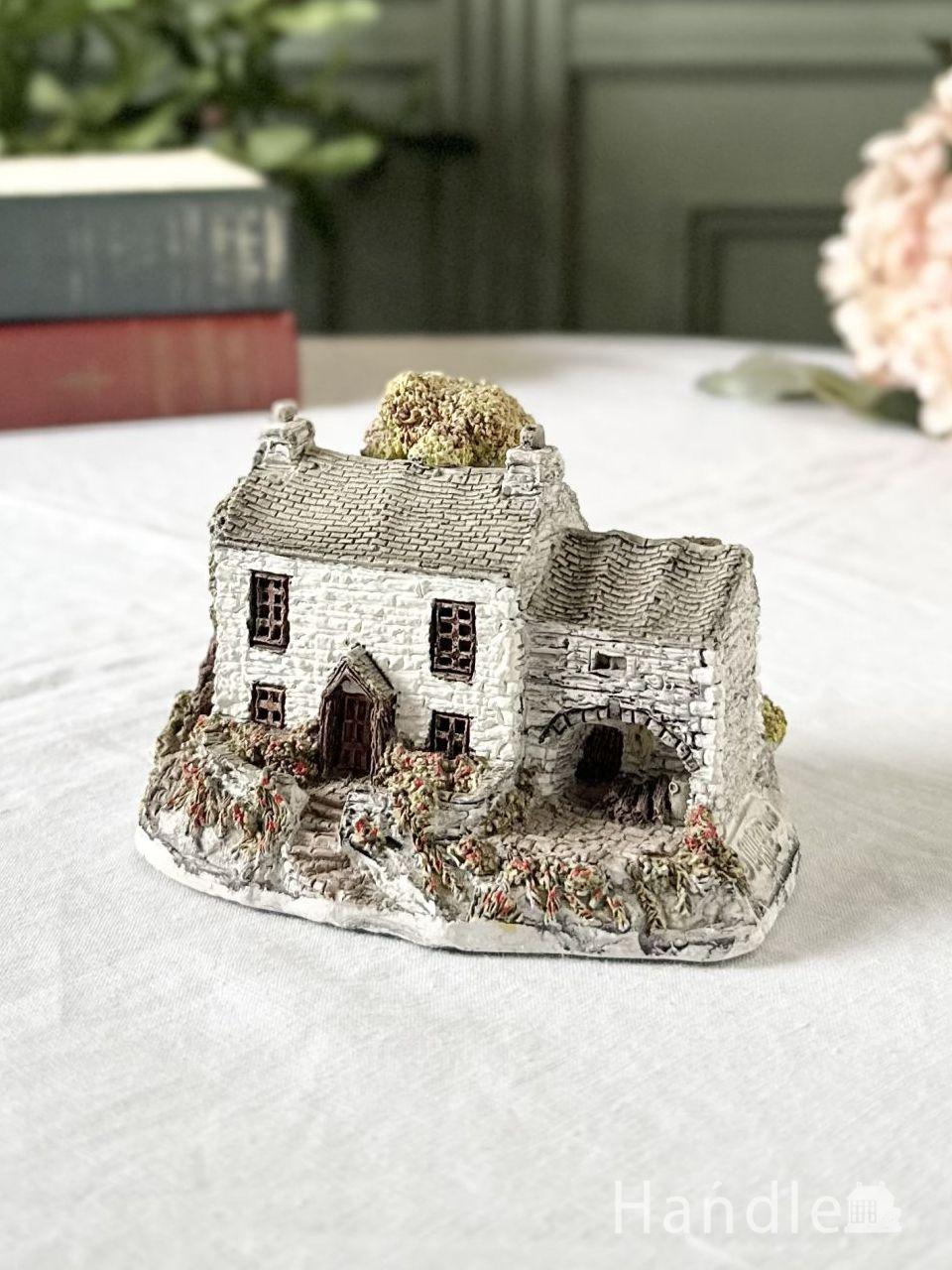 英国から届いたLilliput Lane（リリパットレーン）、瓦屋根と石造りの