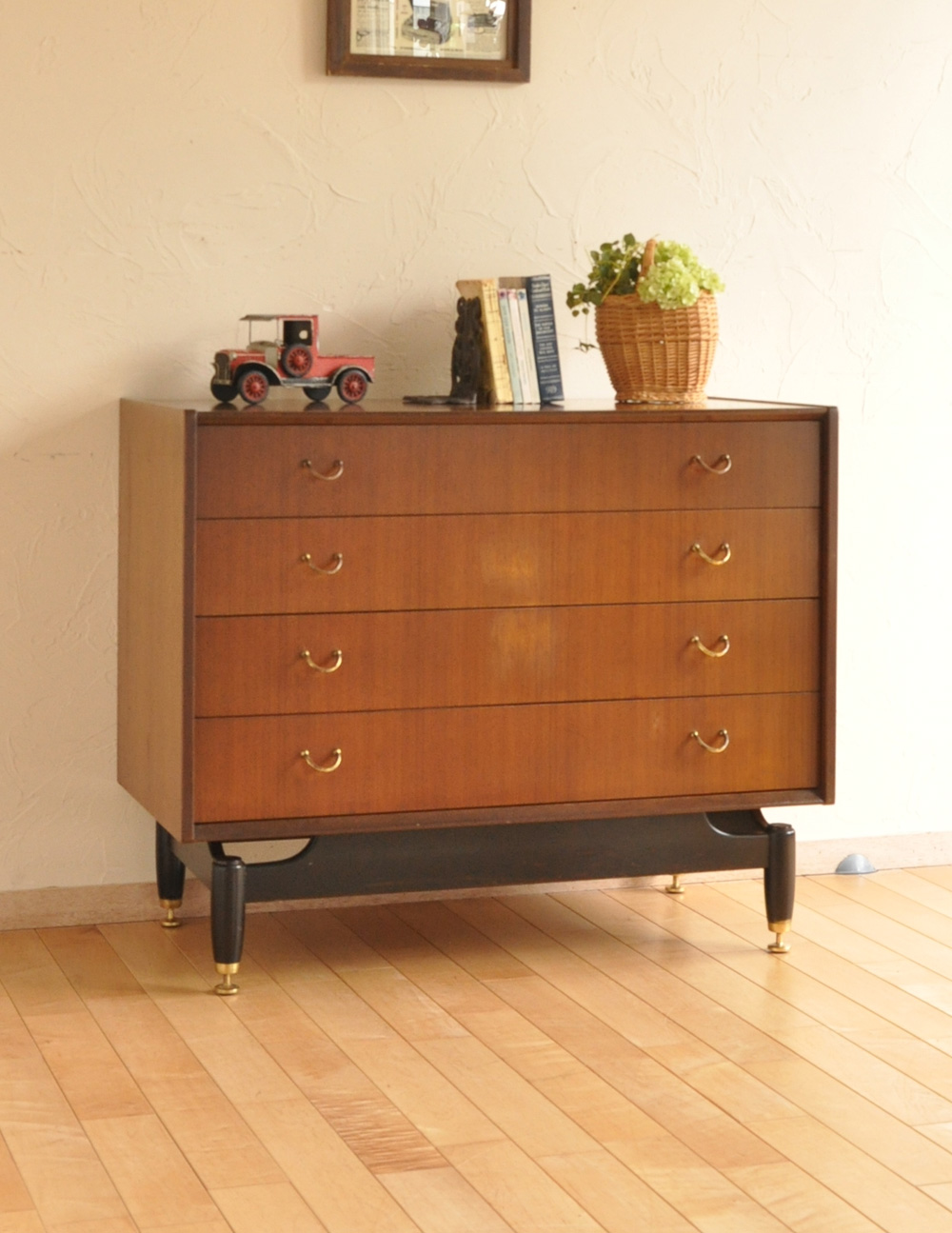 トラー＆ブラックの4段チェスト、G-PLANのヴィンテージ家具(k-1389