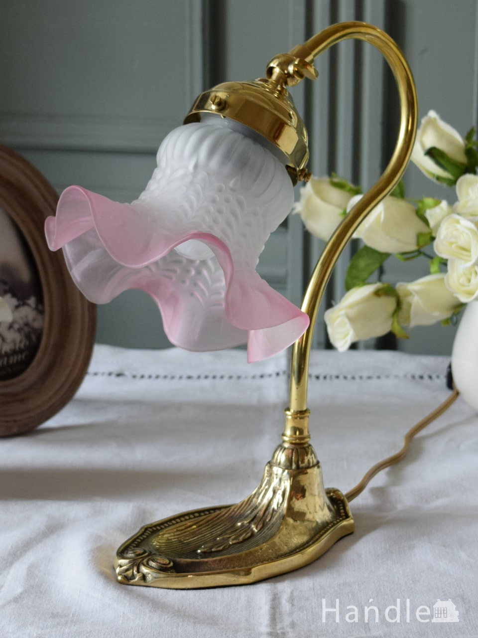 イタリアから届いたおしゃれな照明器具、真鍮製のテーブルランプ（E17