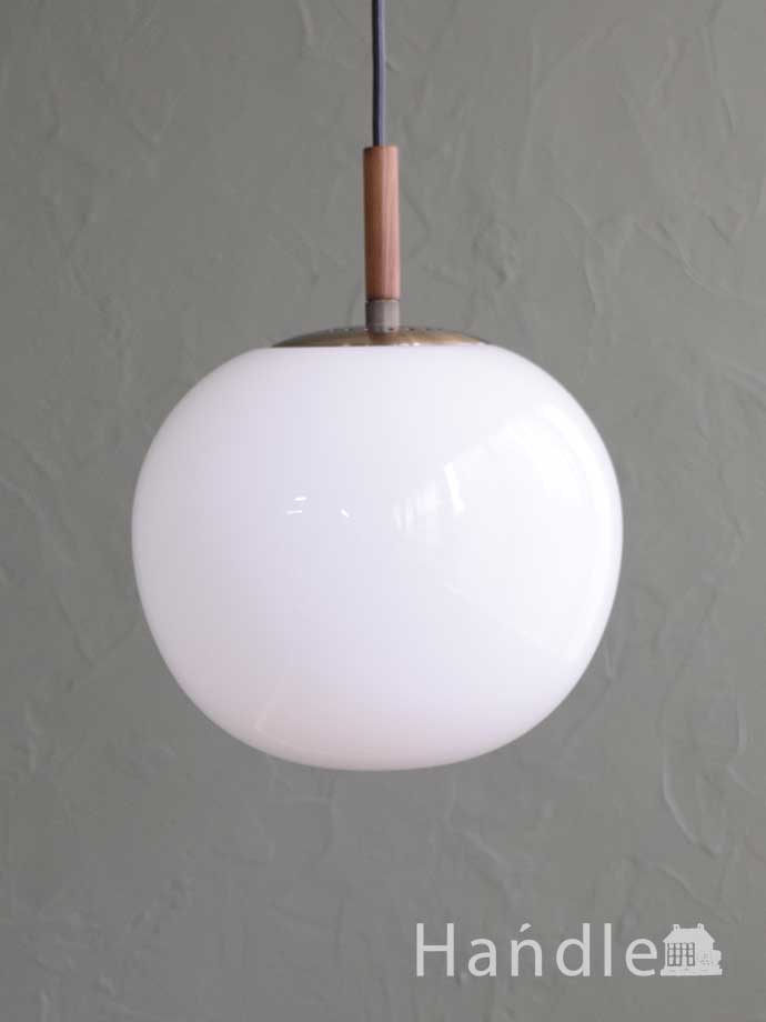 北欧スタイルの暮らしを彩るおしゃれなハンドメイドガラスのペンダント