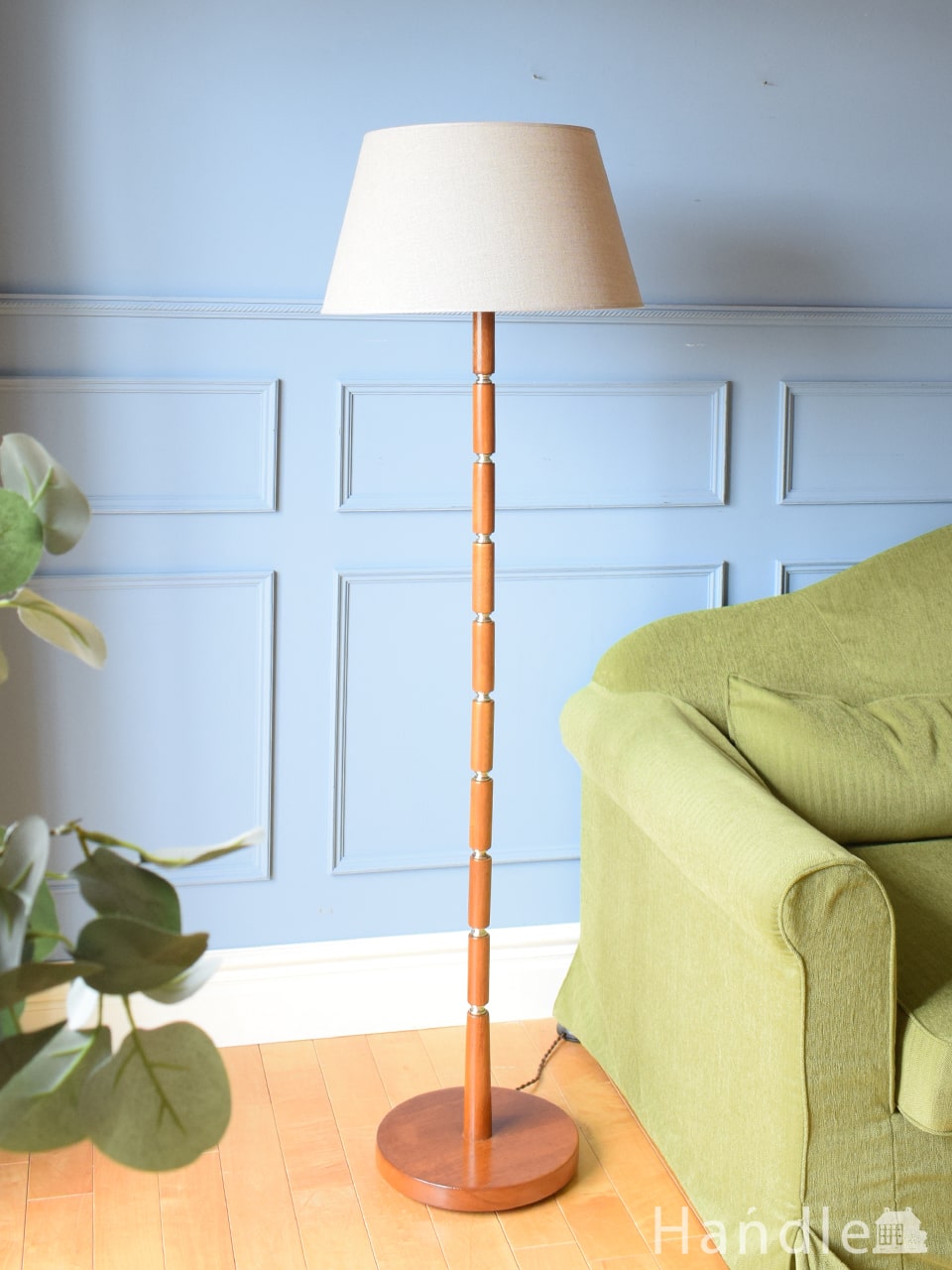 ツイストが美しい英国アンティークの照明器具、フロアランプ（B22