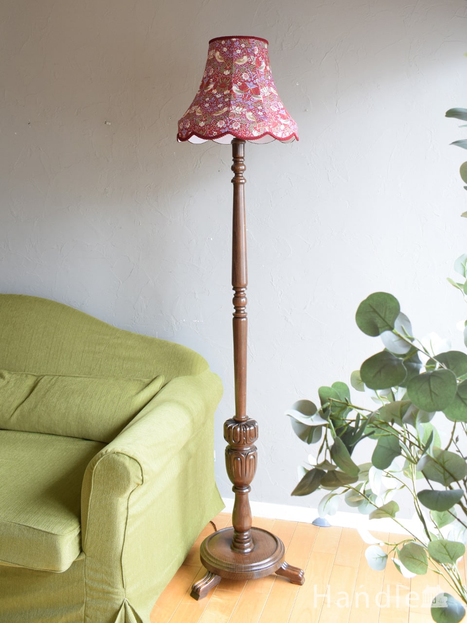 ツイストが美しい英国アンティークの照明器具、フロアランプ（B22