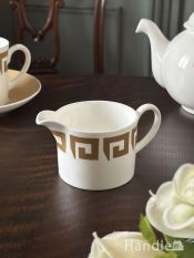 英国アンティークのおしゃれなピッチャー、ビクトリアンスタイルの